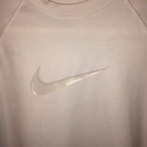 stretchy Nike shirt